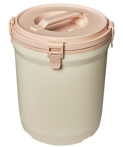 Stanley 2 Galloon Fast Flow Water Jug In Cream